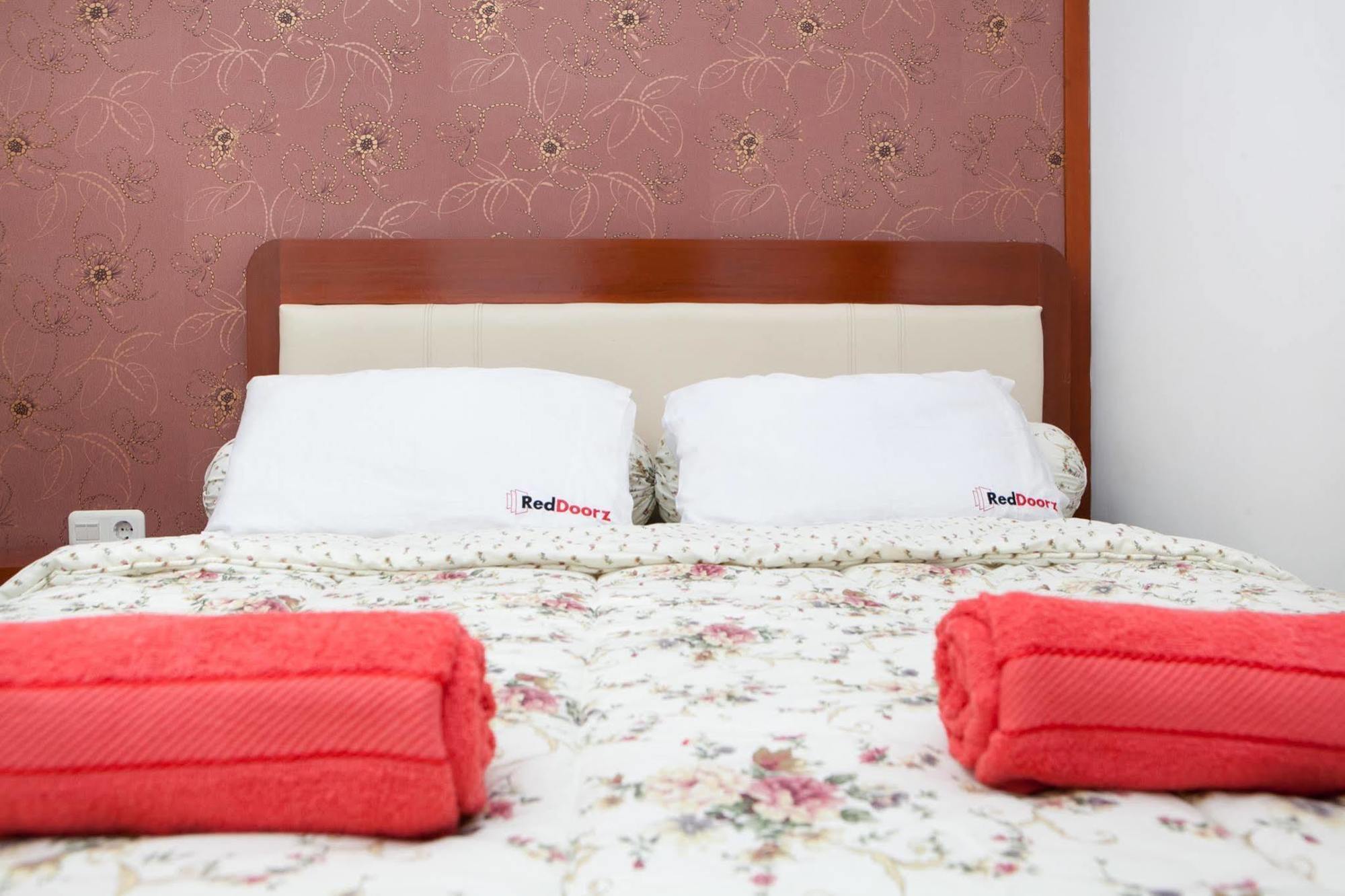 Reddoorz Plus @ Talaga Bodas Bandung Kültér fotó