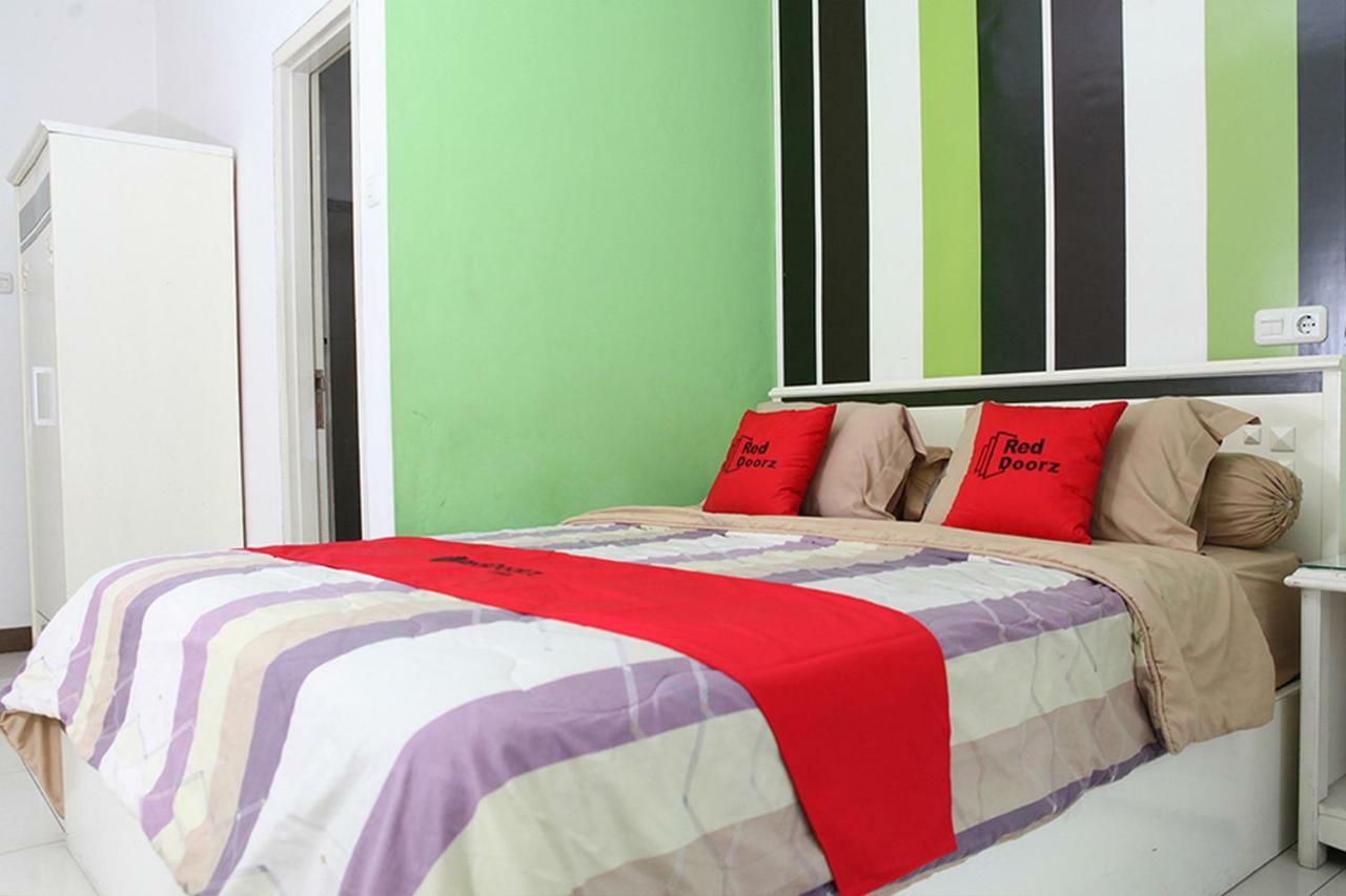Reddoorz Plus @ Talaga Bodas Bandung Kültér fotó