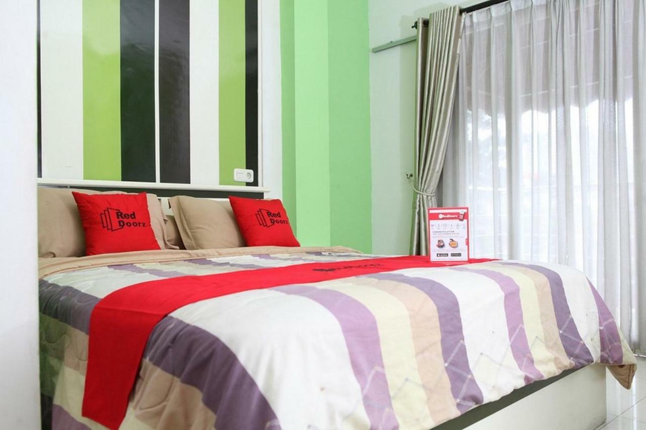 Reddoorz Plus @ Talaga Bodas Bandung Kültér fotó